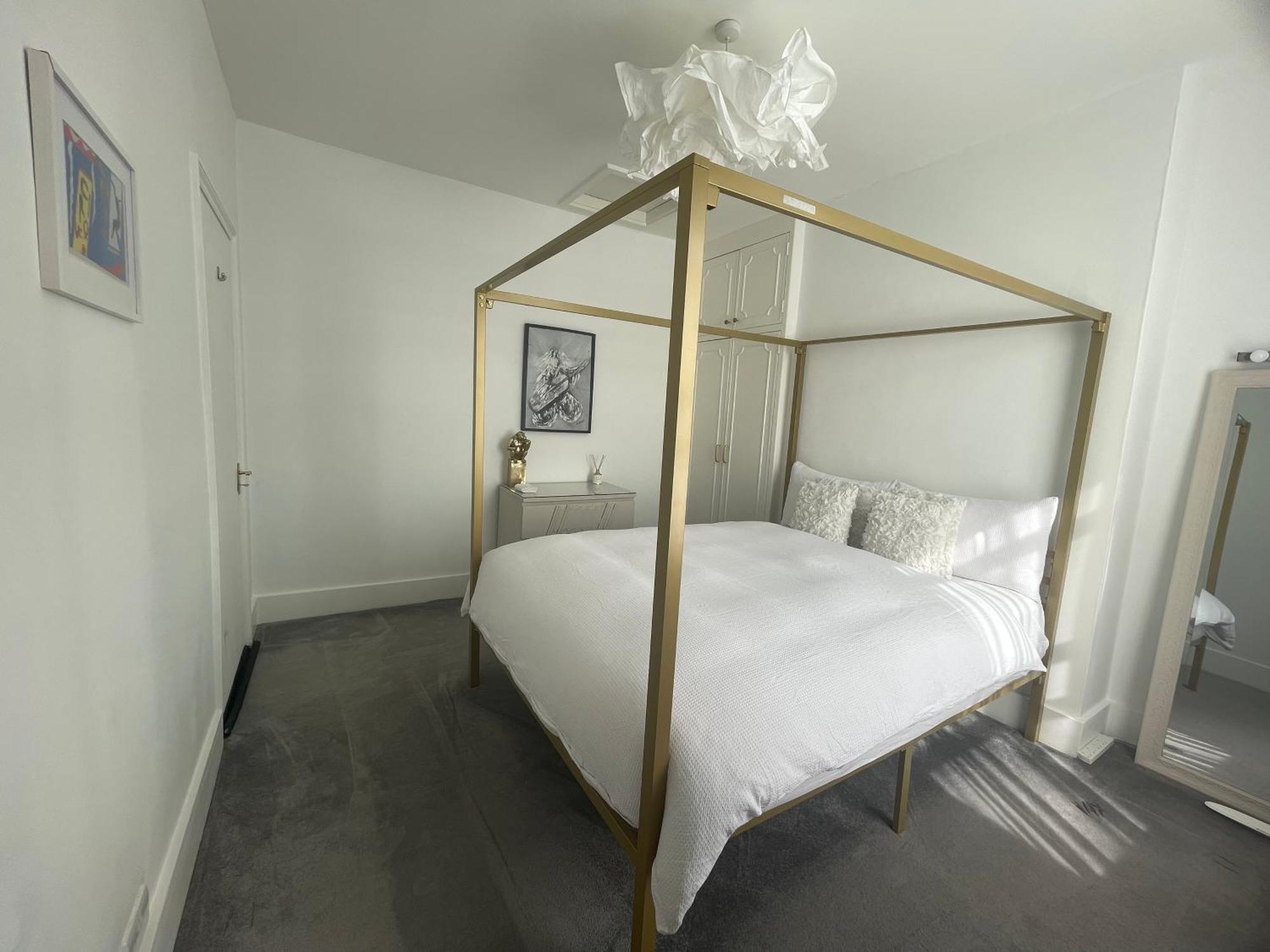Queen Bedroom In Maida Vale ロンドン エクステリア 写真